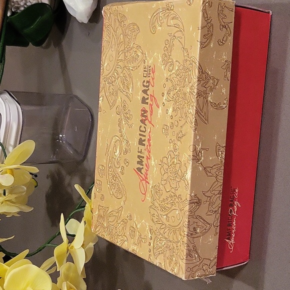 Suede low comfortable chunky heel w/ round toe - Picture 16 of 17